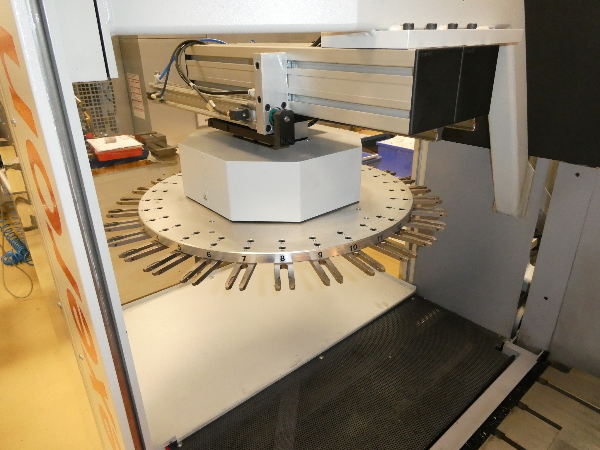 2 ventes aux enchères en ligne de machines-outils, poinçonneuses et périphériques-6