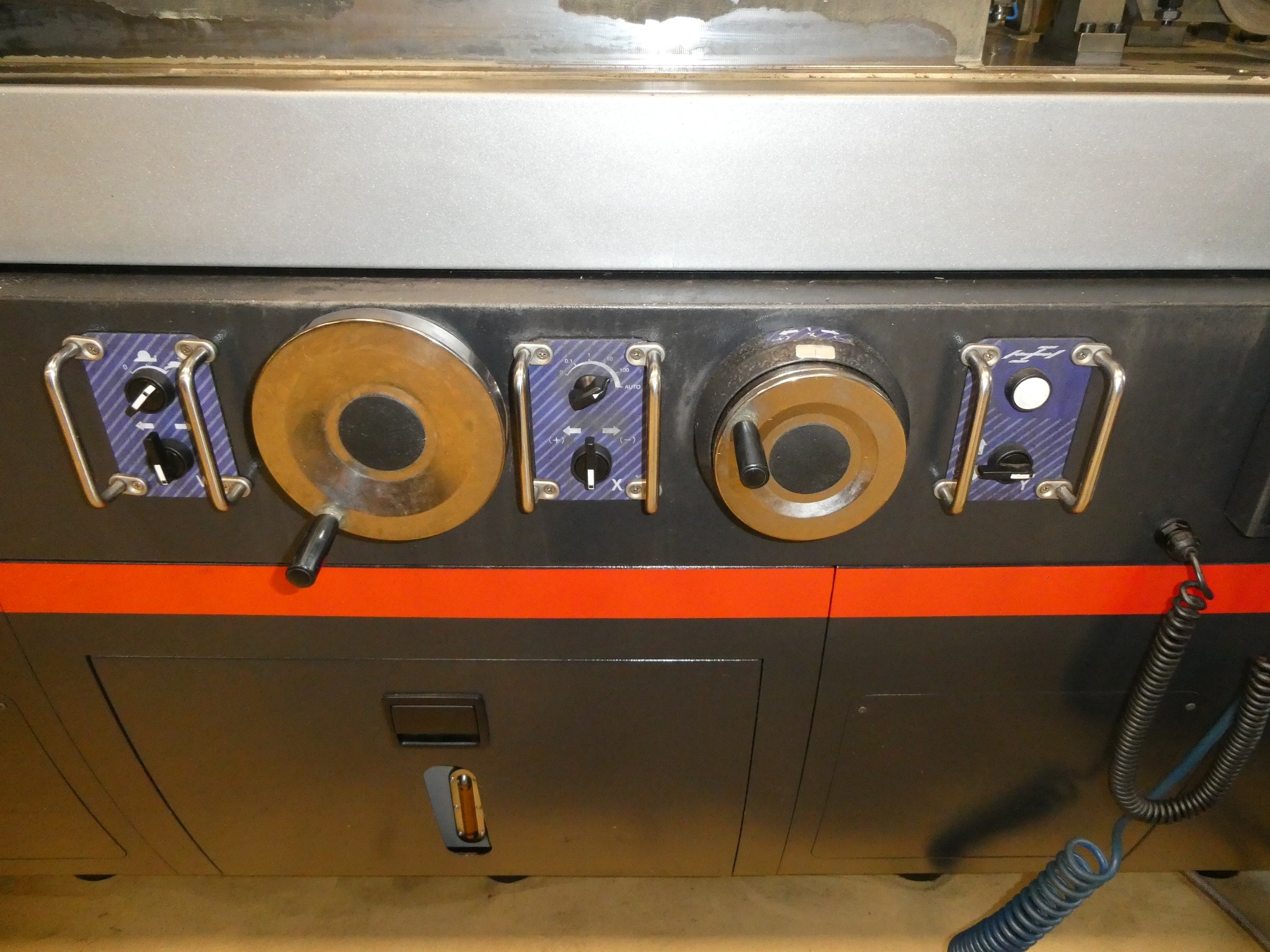 2 ventes aux enchères en ligne de machines-outils, poinçonneuses et périphériques-10