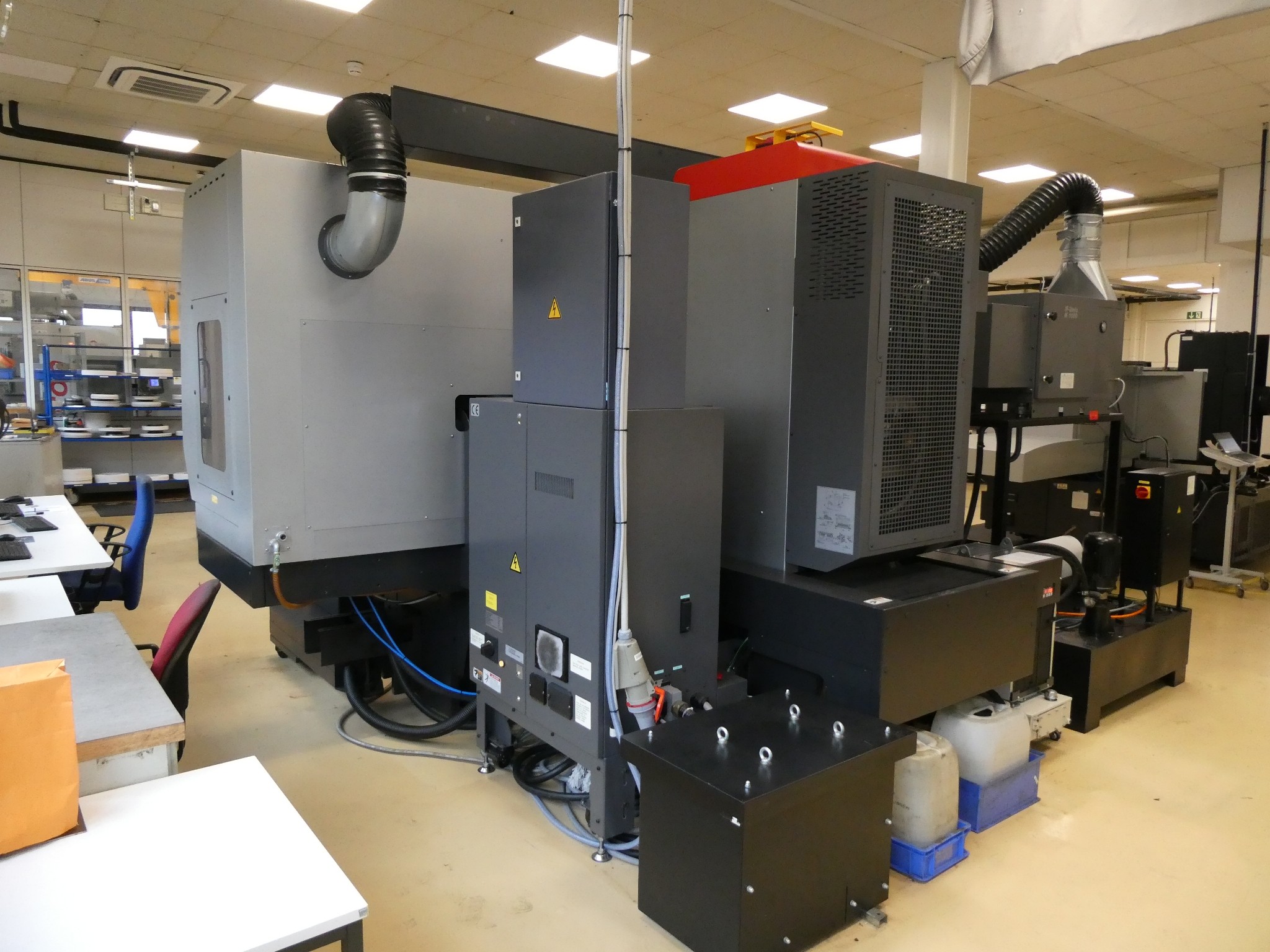 2 ventes aux enchères en ligne de machines-outils, poinçonneuses et périphériques-12