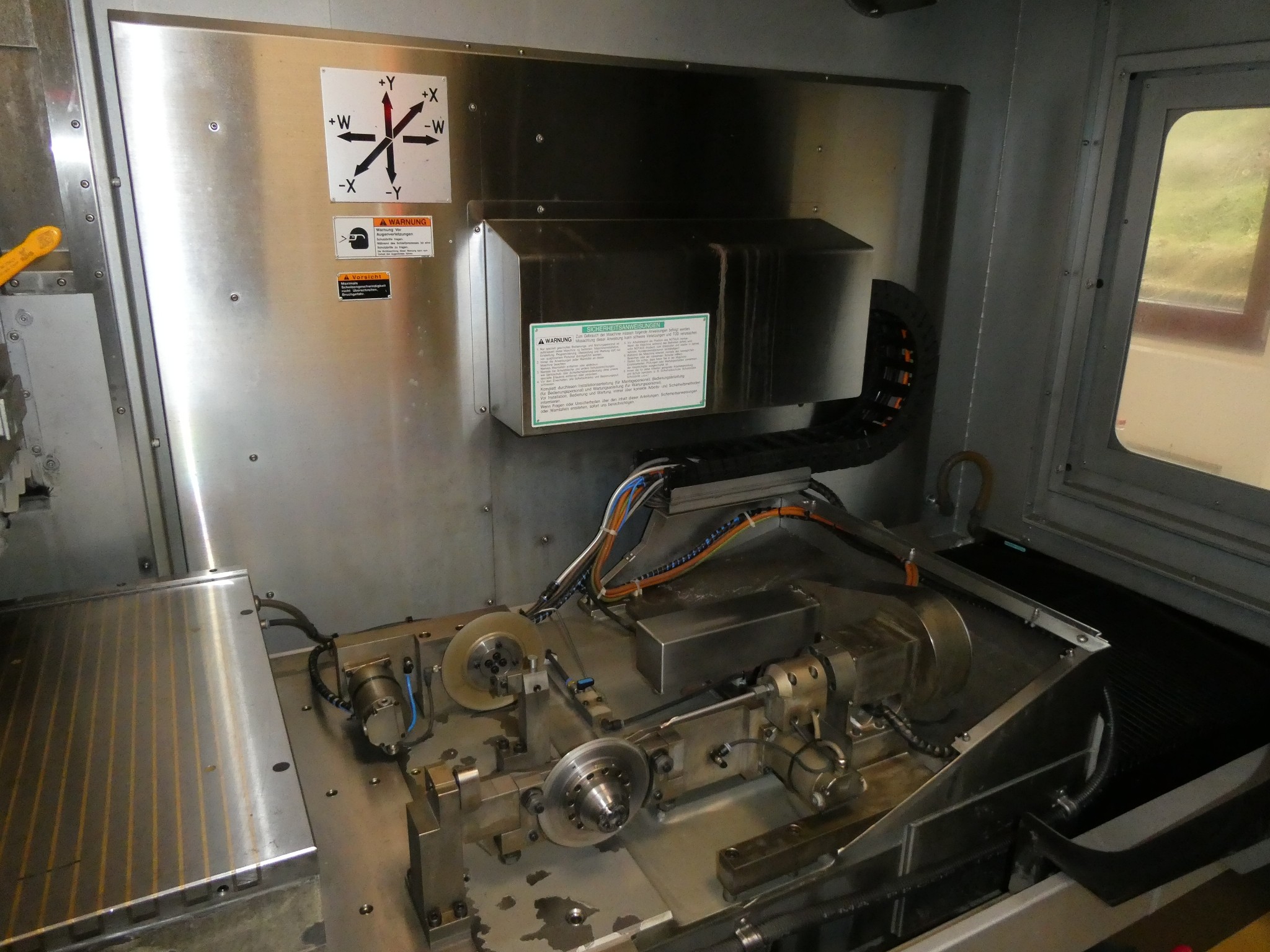 2 ventes aux enchères en ligne de machines-outils, poinçonneuses et périphériques-3