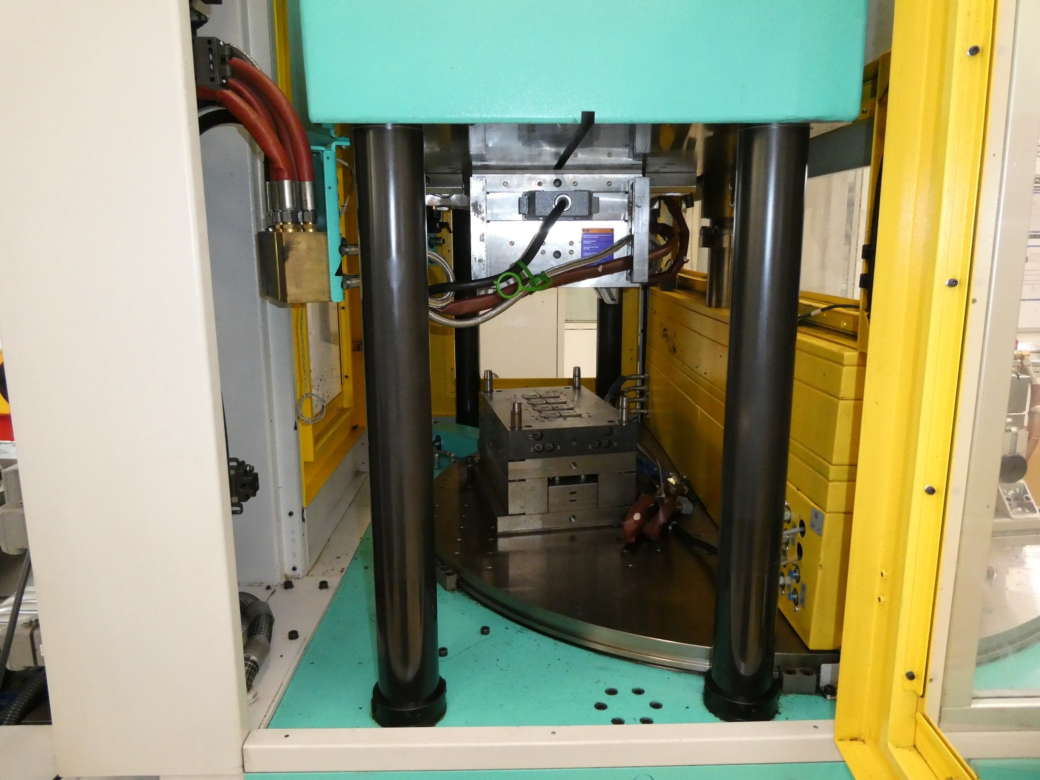 2 aukcje internetowe narzędzi, wykrawarek i urządzeń peryferyjnych-10