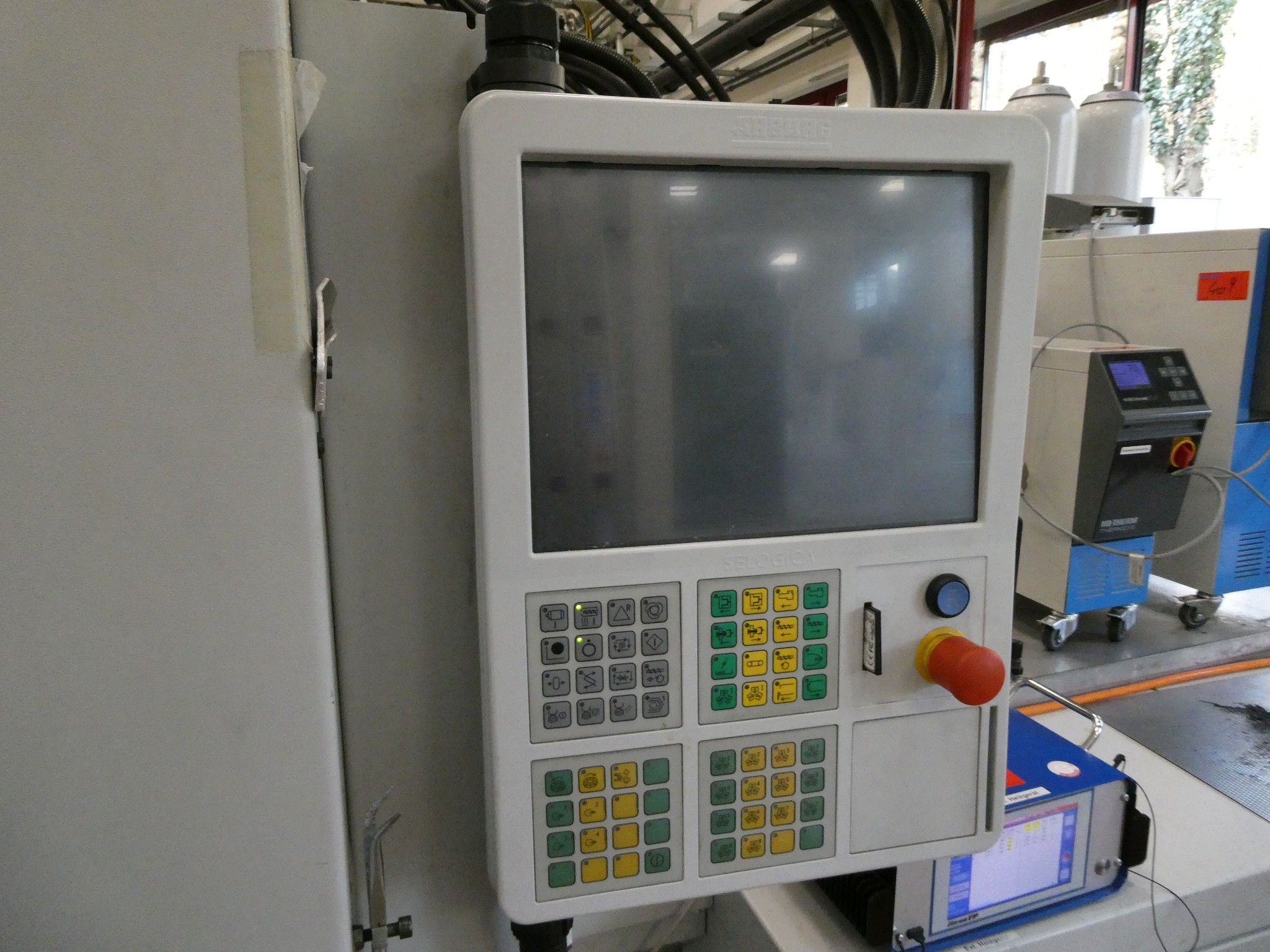 2 aukcje internetowe narzędzi, wykrawarek i urządzeń peryferyjnych-11