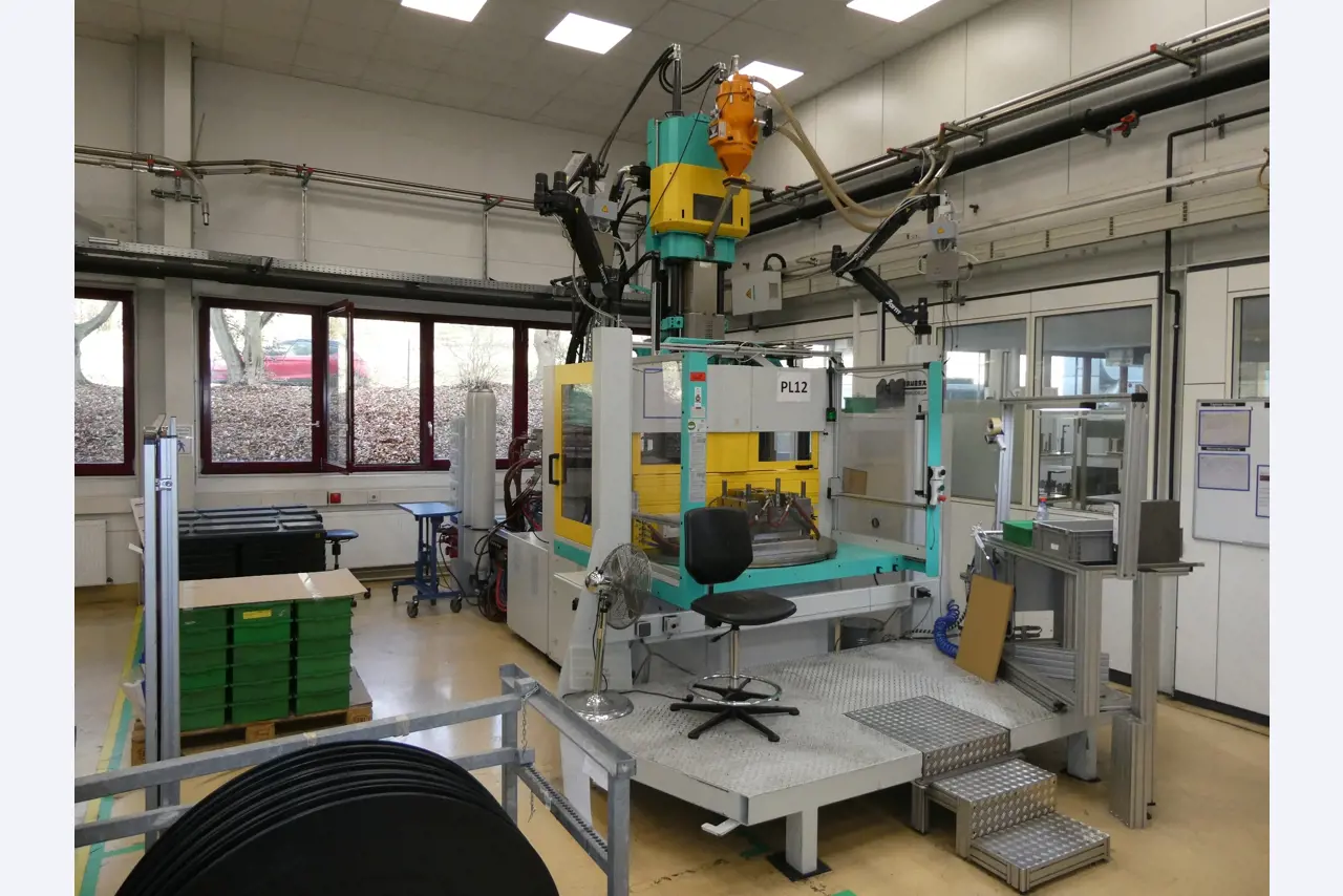 2 Online auctions of tools, punching machines and peripherals-1