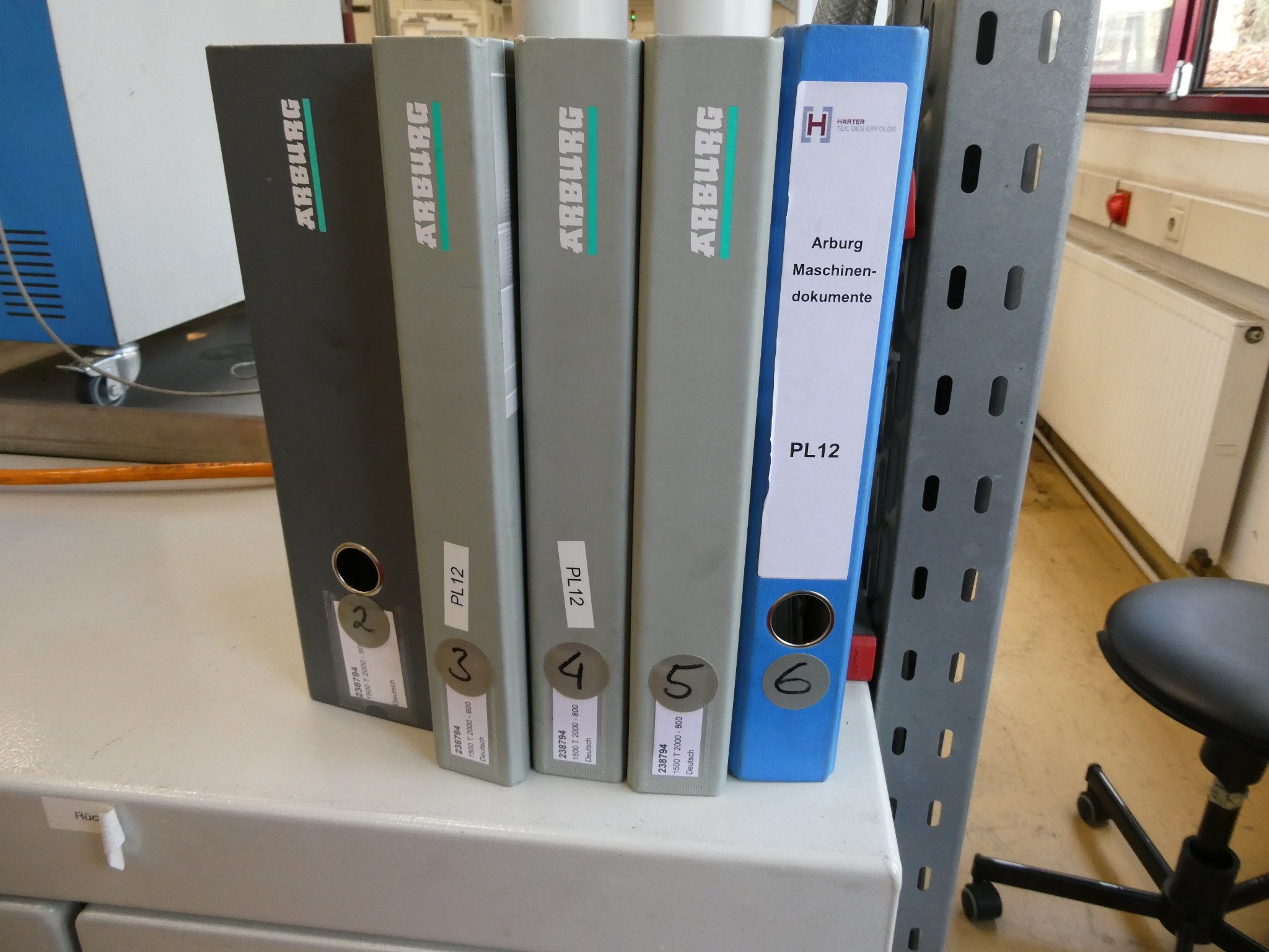 2 aukcje internetowe narzędzi, wykrawarek i urządzeń peryferyjnych-22