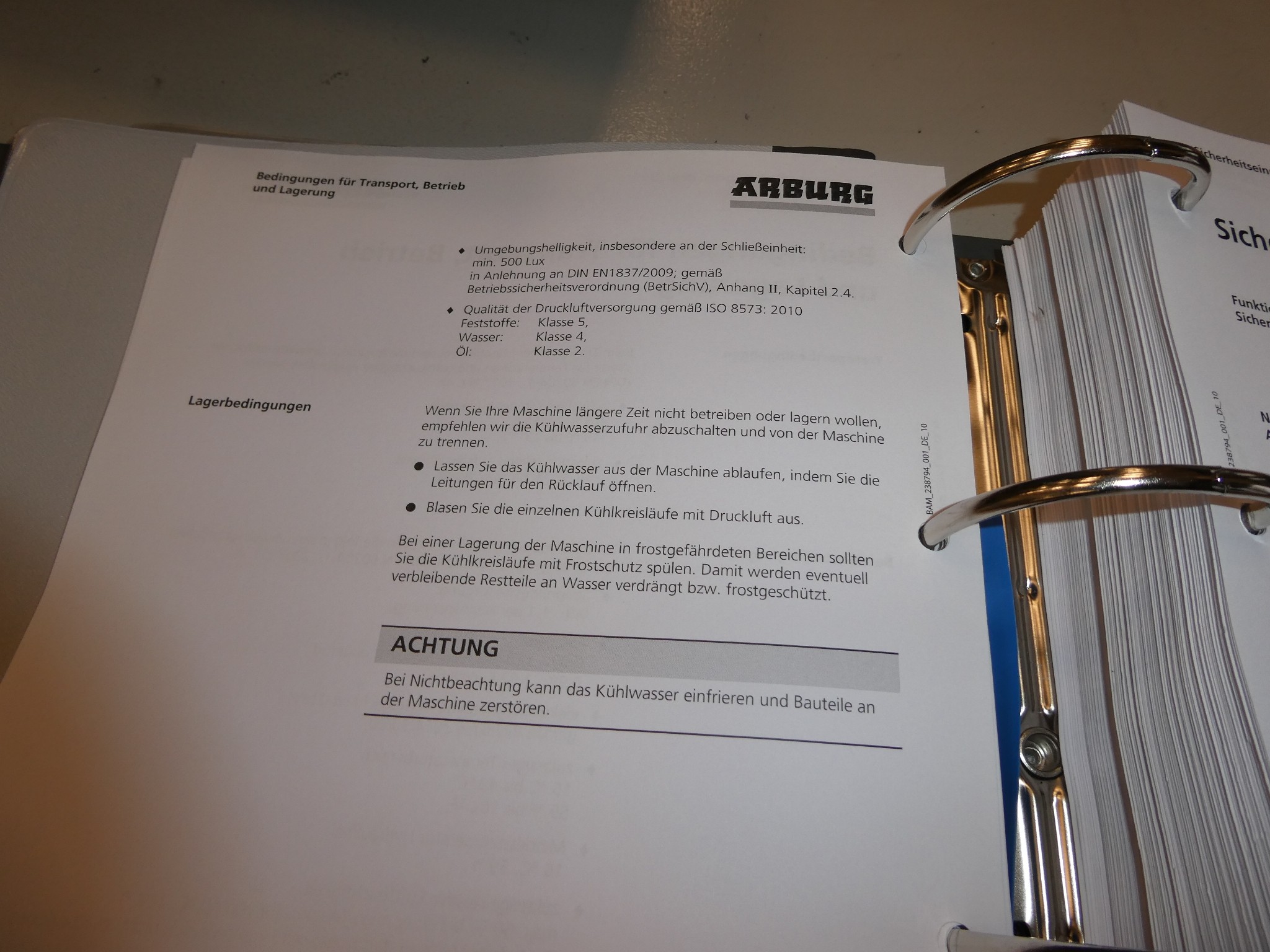 2 aukcje internetowe narzędzi, wykrawarek i urządzeń peryferyjnych-24