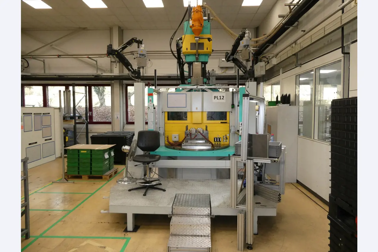 2 Online auctions of tools, punching machines and peripherals-2