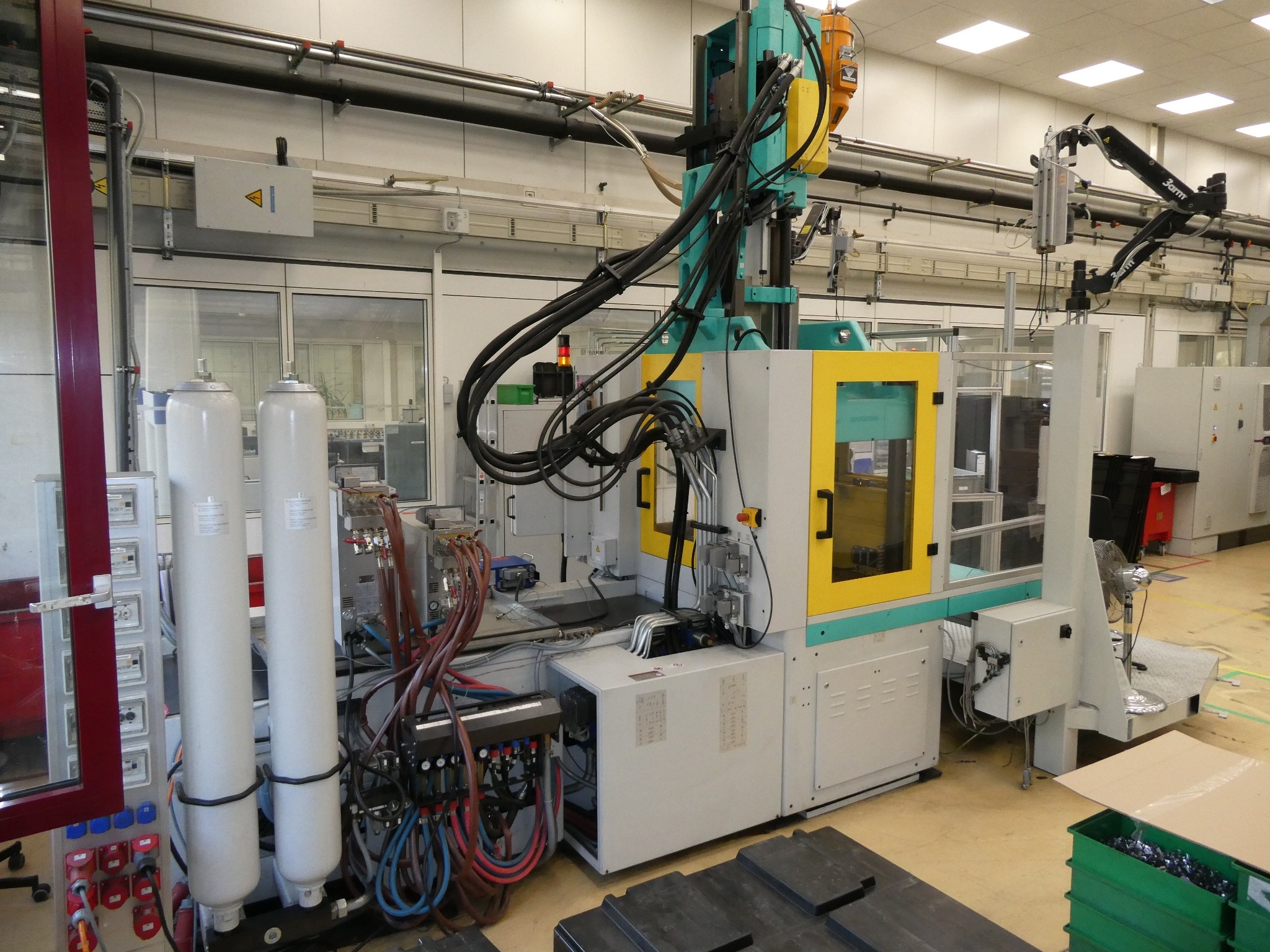 2 aukcje internetowe narzędzi, wykrawarek i urządzeń peryferyjnych-3