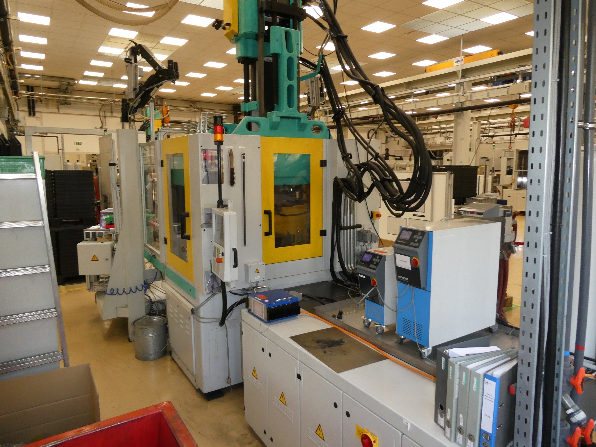 2 aukcje internetowe narzędzi, wykrawarek i urządzeń peryferyjnych-4