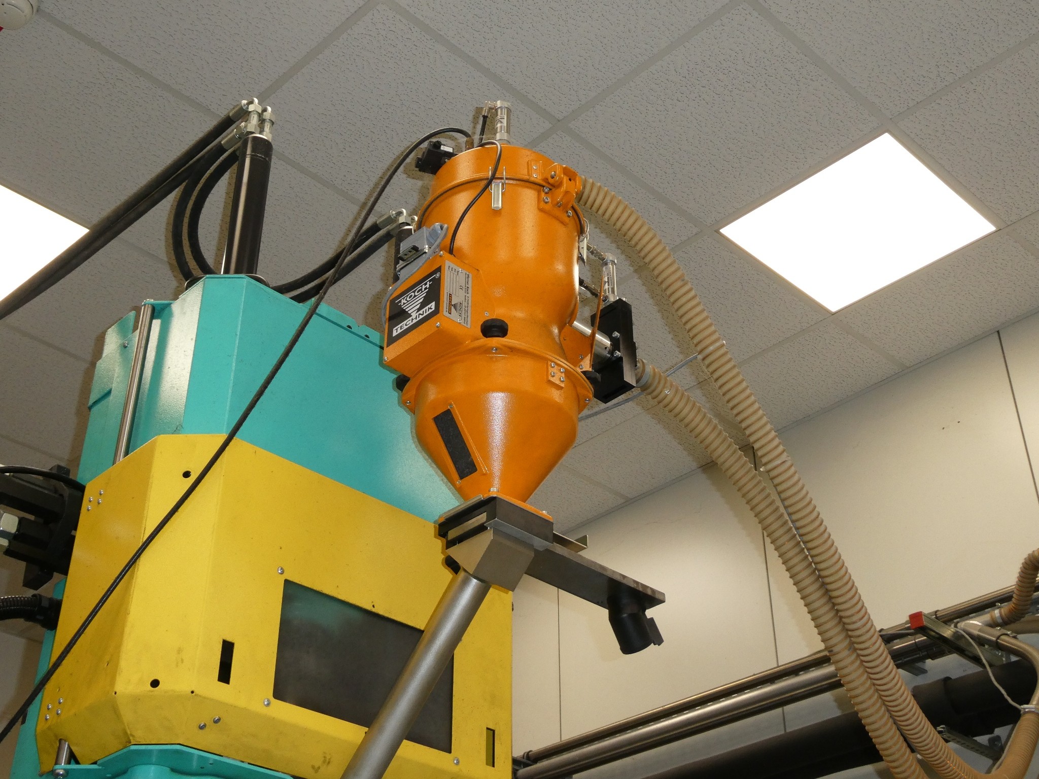 2 aukcje internetowe narzędzi, wykrawarek i urządzeń peryferyjnych-7