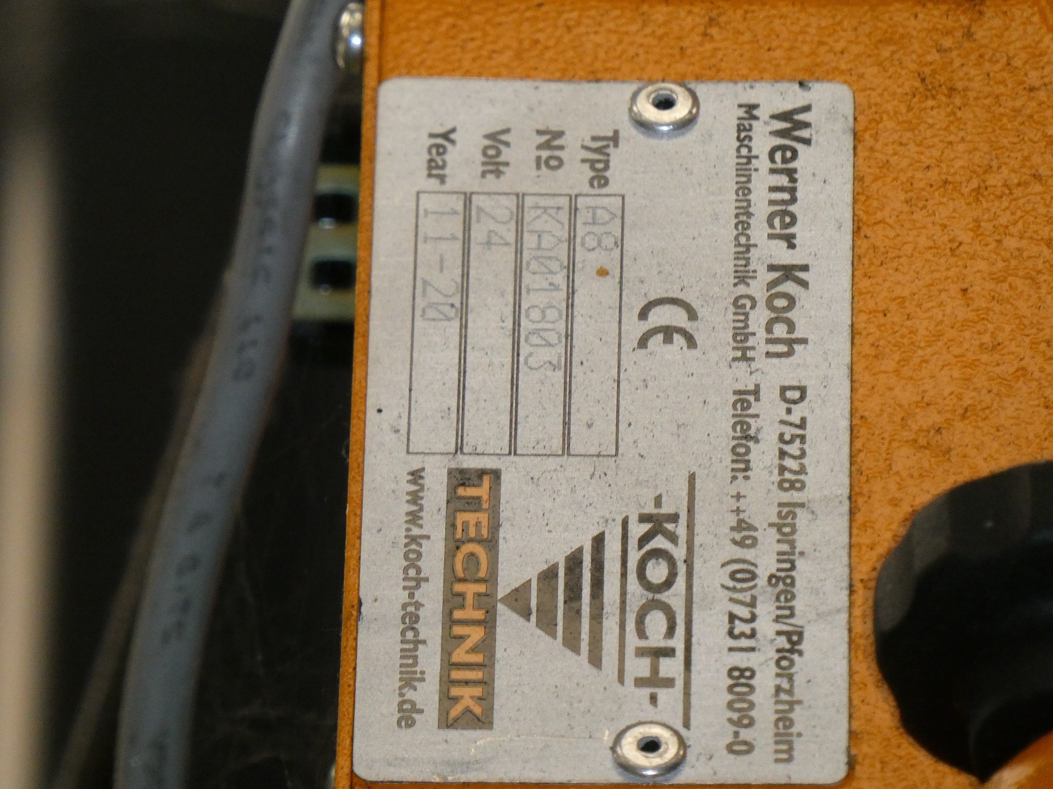 2 aukcje internetowe narzędzi, wykrawarek i urządzeń peryferyjnych-8