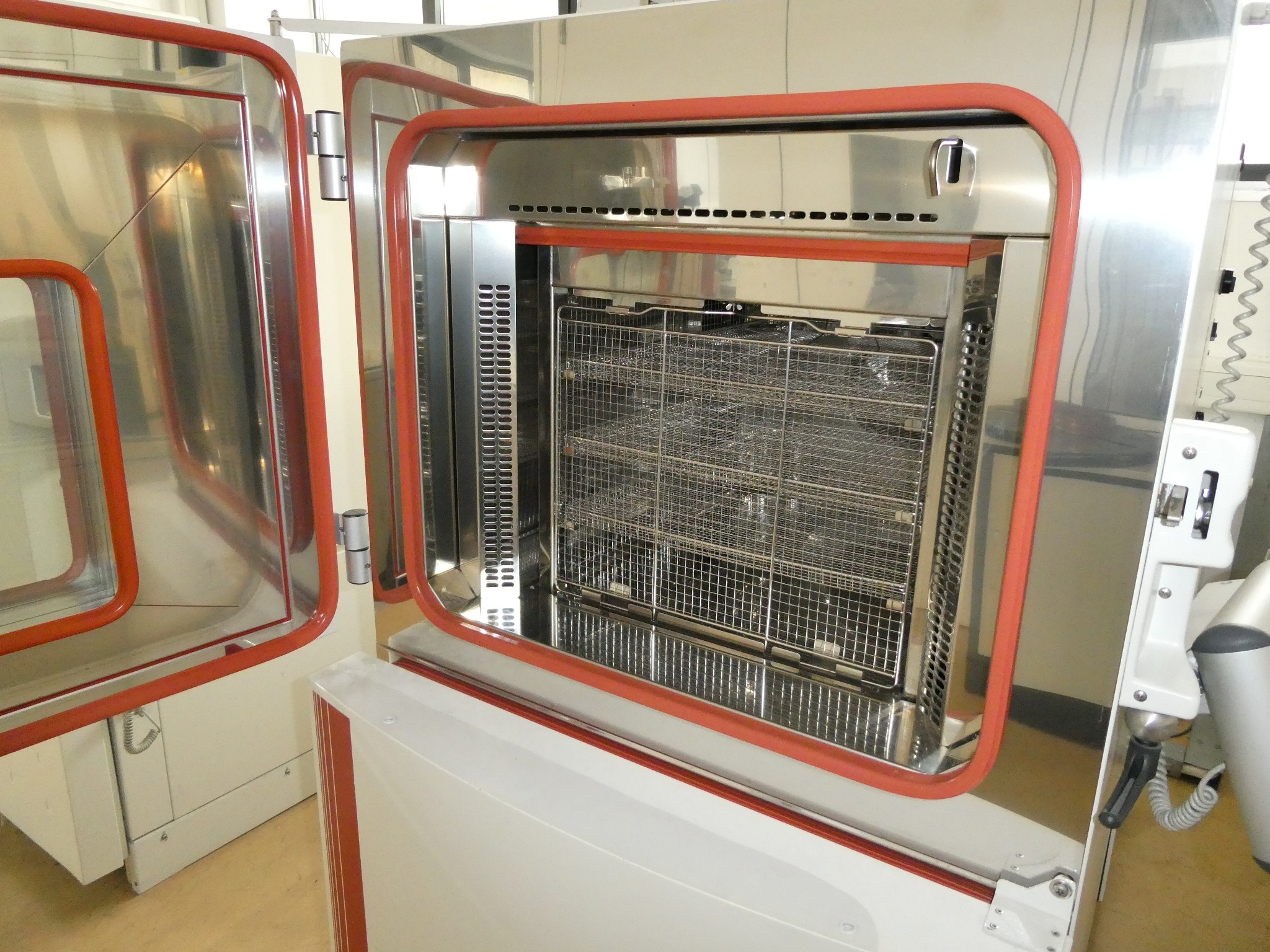 2 ventes aux enchères en ligne de machines-outils, poinçonneuses et périphériques-11