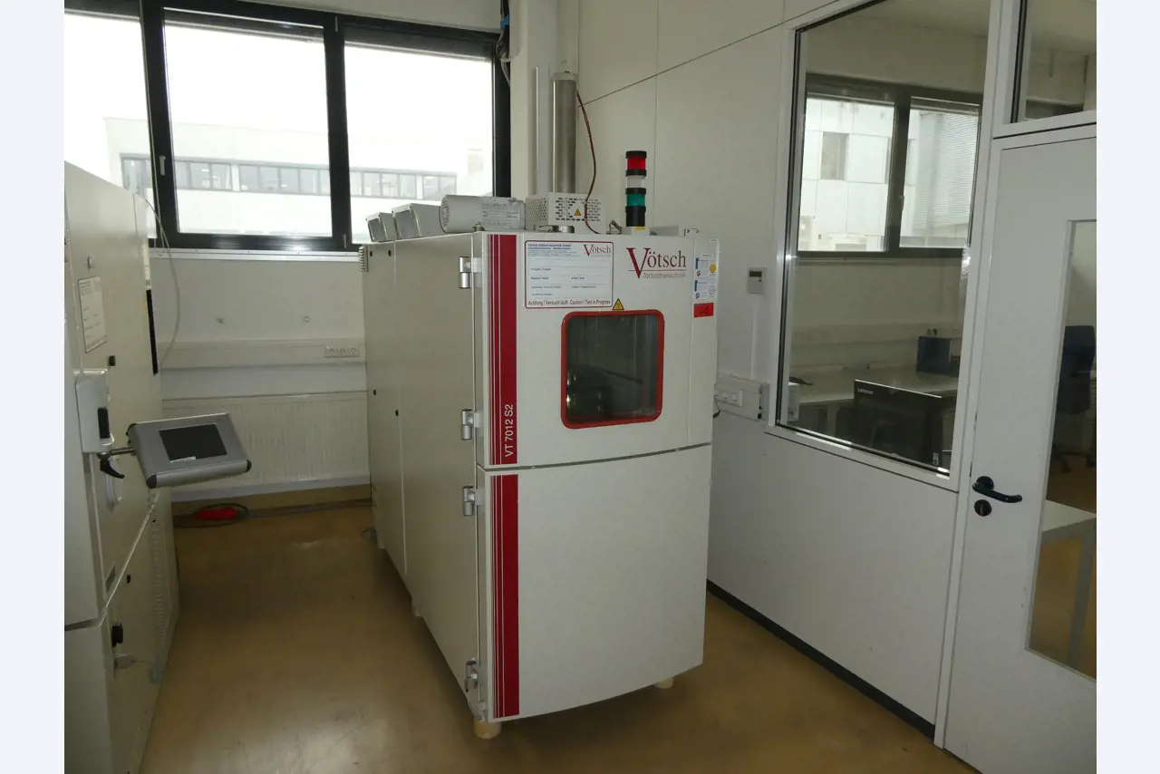 2 online veilingen van gereedschap, ponsmachines en randapparatuur-1