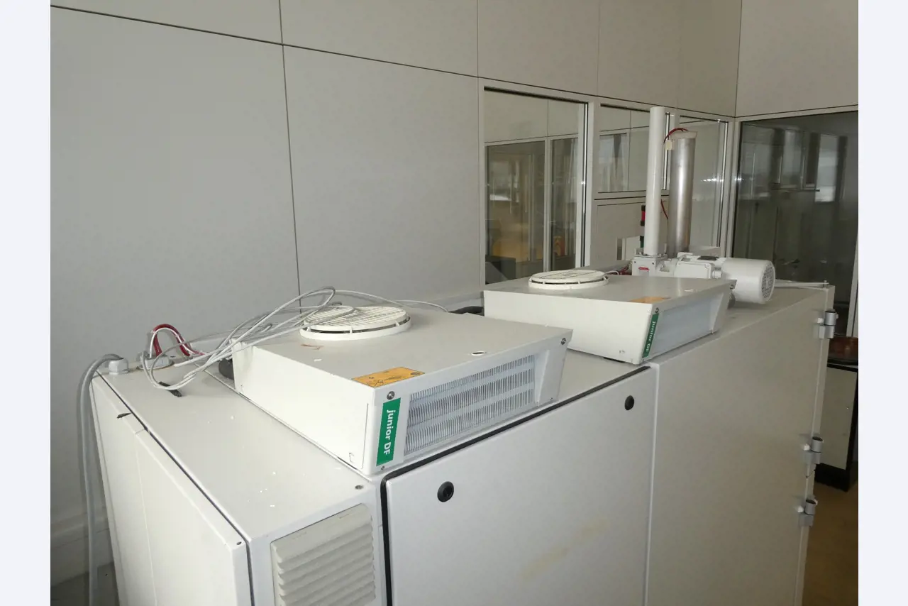 2 online veilingen van gereedschap, ponsmachines en randapparatuur-6