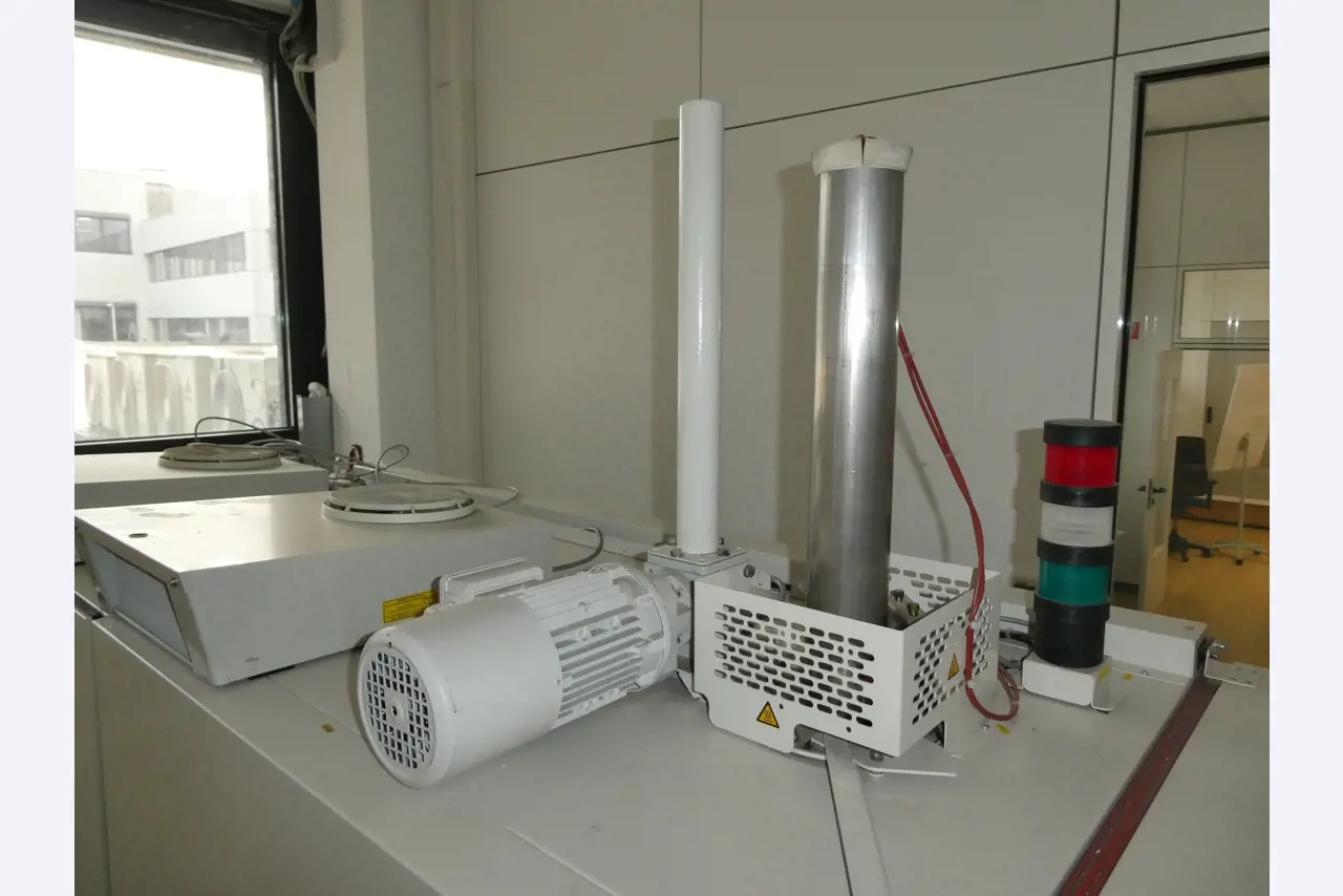 2 online veilingen van gereedschap, ponsmachines en randapparatuur-7
