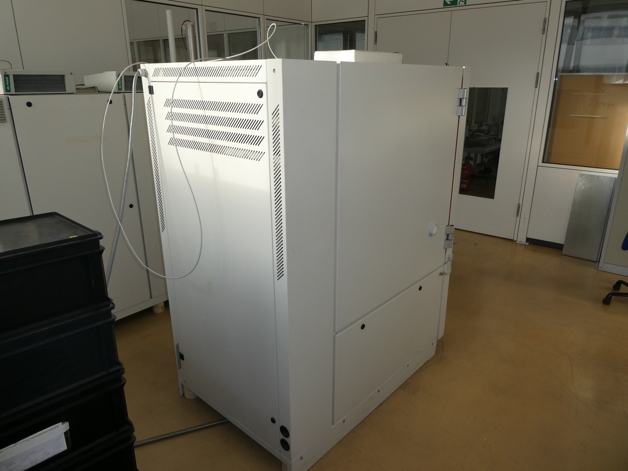 2 online aukce nářadí, děrovacích strojů a periferií-4