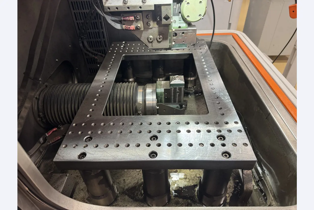 2 Online auctions of tools, punching machines and peripherals-10