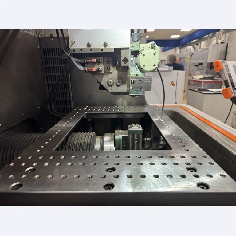 2 Online auctions of tools, punching machines and peripherals-11