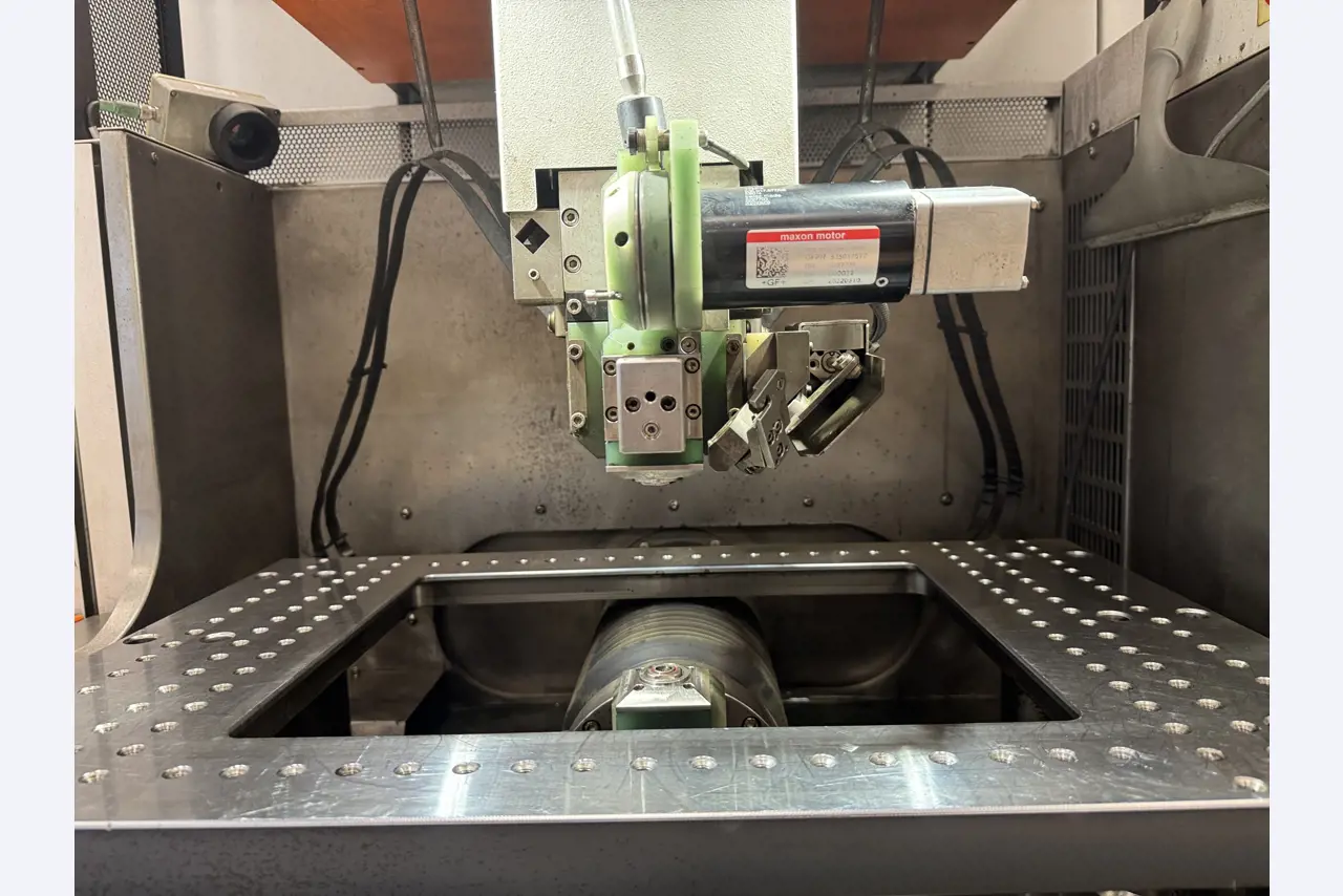 2 Online auctions of tools, punching machines and peripherals-12