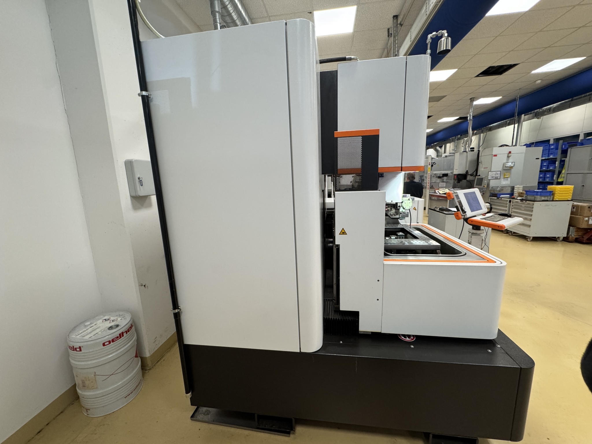 2 ventes aux enchères en ligne de machines-outils, poinçonneuses et périphériques-2