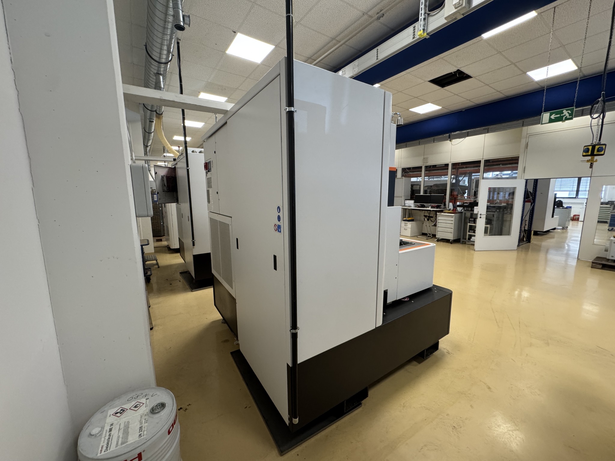 2 ventes aux enchères en ligne de machines-outils, poinçonneuses et périphériques-3