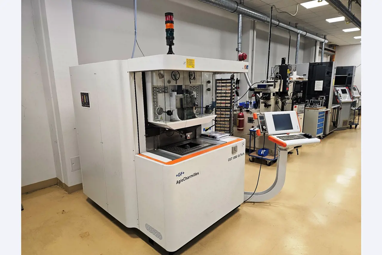 2 Online auctions of tools, punching machines and peripherals-13