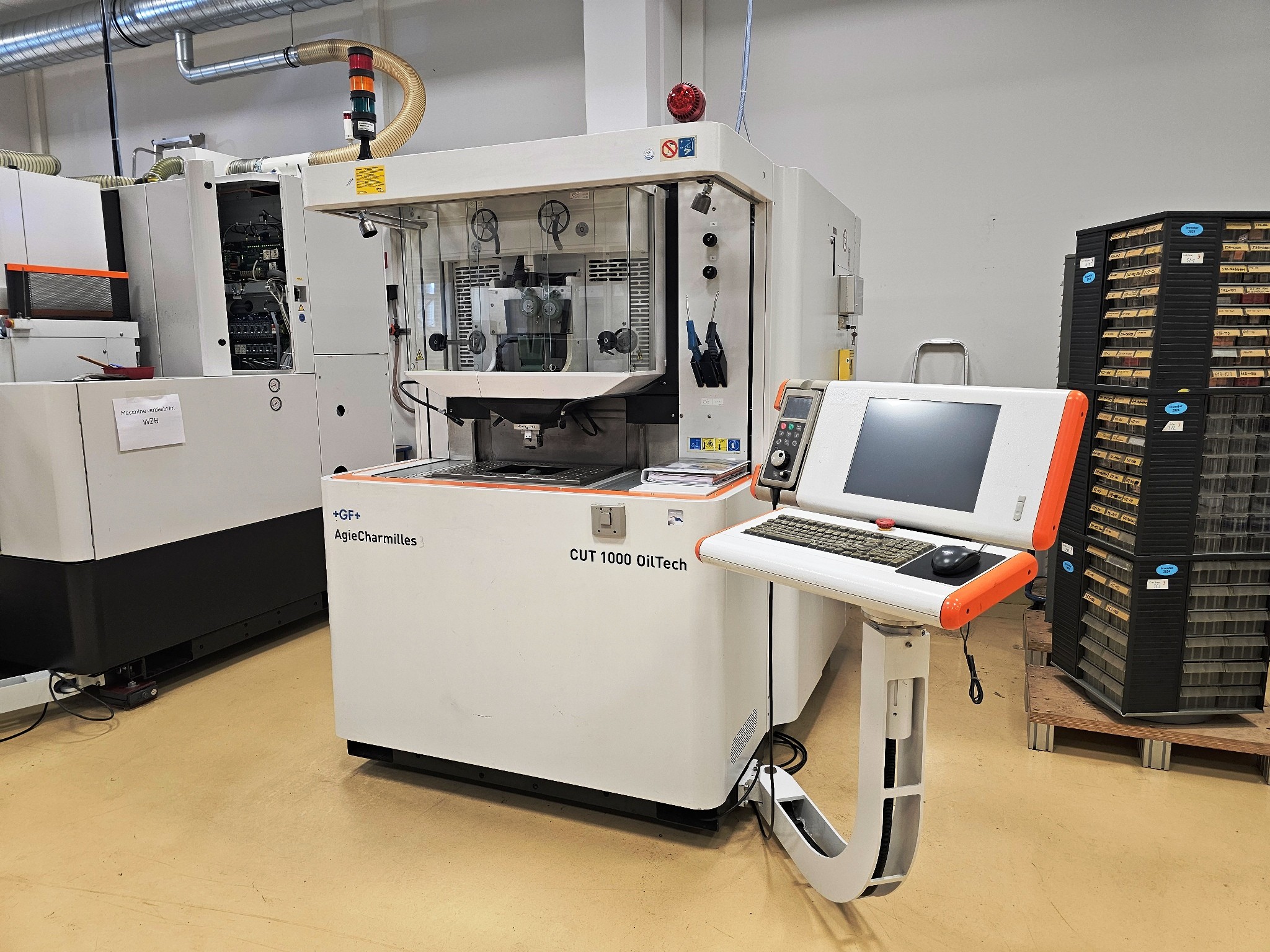 2 ventes aux enchères en ligne de machines-outils, poinçonneuses et périphériques-2