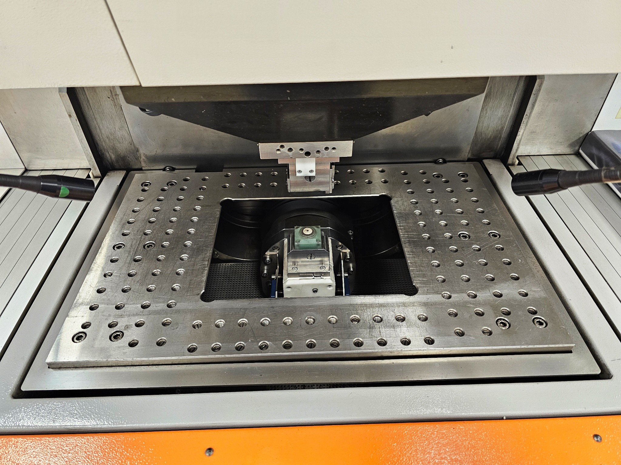 2 ventes aux enchères en ligne de machines-outils, poinçonneuses et périphériques-4