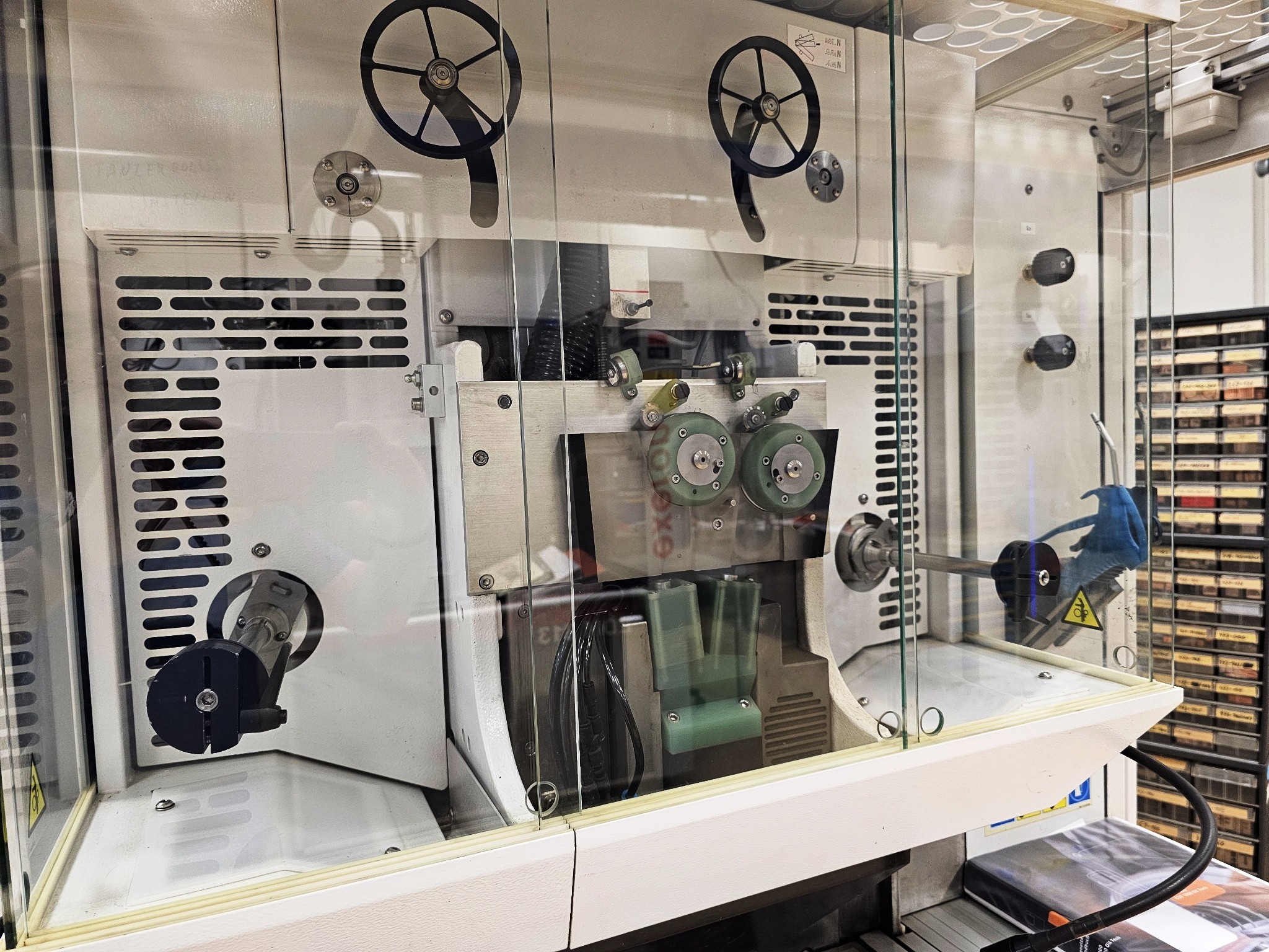 2 ventes aux enchères en ligne de machines-outils, poinçonneuses et périphériques-5