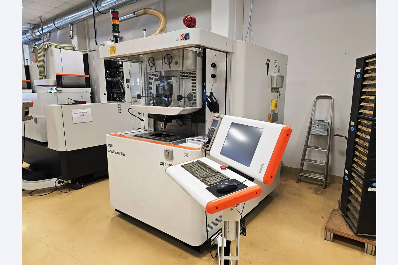 2 Online auctions of tools, punching machines and peripherals-7