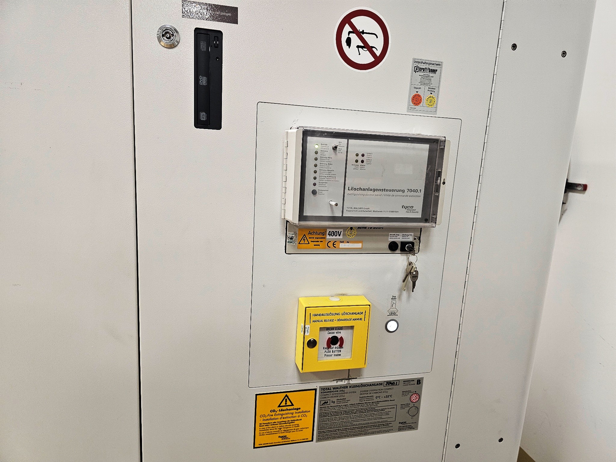 2 ventes aux enchères en ligne de machines-outils, poinçonneuses et périphériques-9