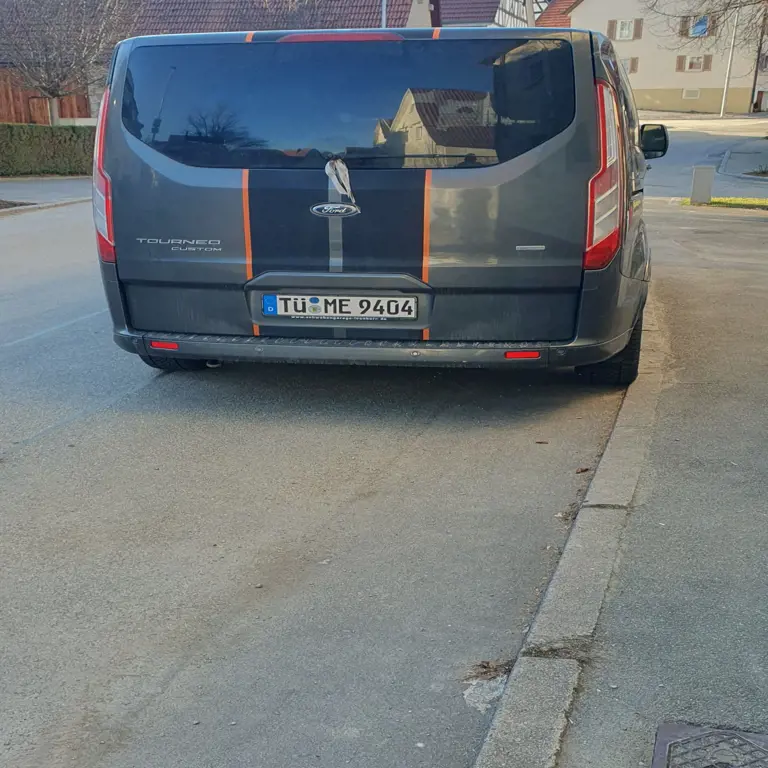 Avto (doplačilo se lahko spremeni) Ford Tourneo Custom 310 L1H1 VA Autm. Sport