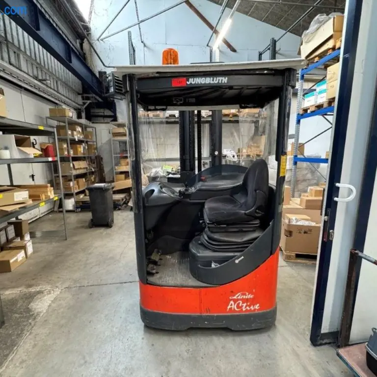 Chariot à mât rétractable Linde R14S