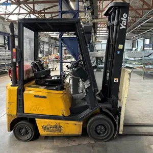Chariot élévateur à gaz propulseur Yale GLP16AF V2425