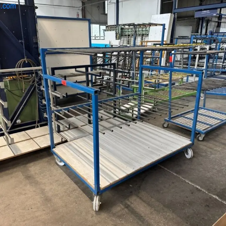 Chariot de transport de marchandises longues