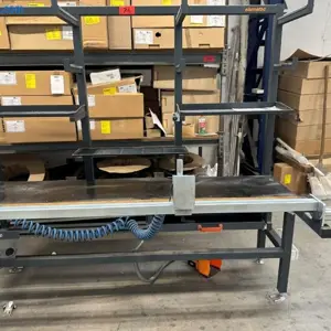 Mesa de montaje de la barra de la puerta Elumatec TMT 2000