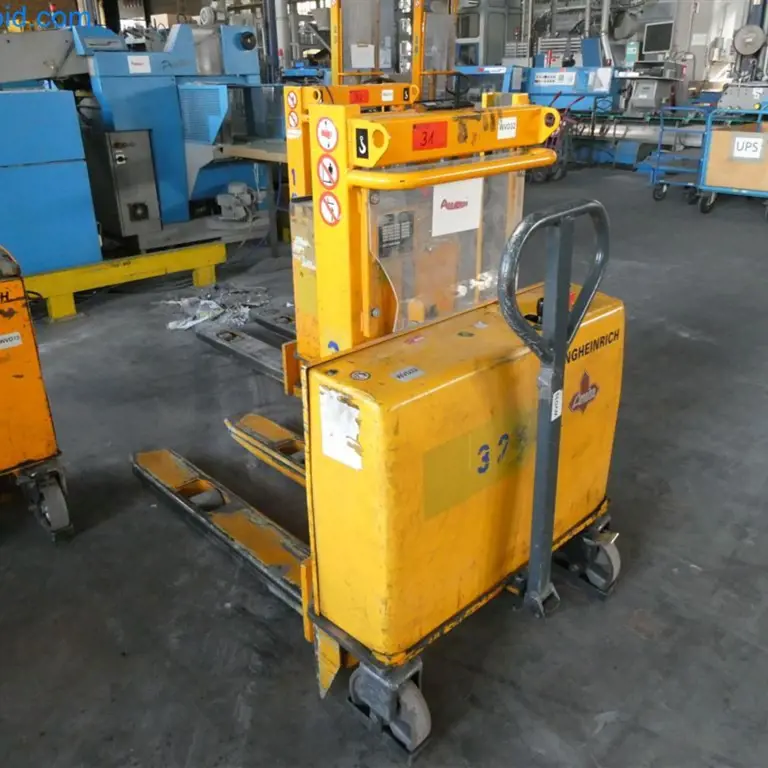 Electric pallet truck Jungheinrich