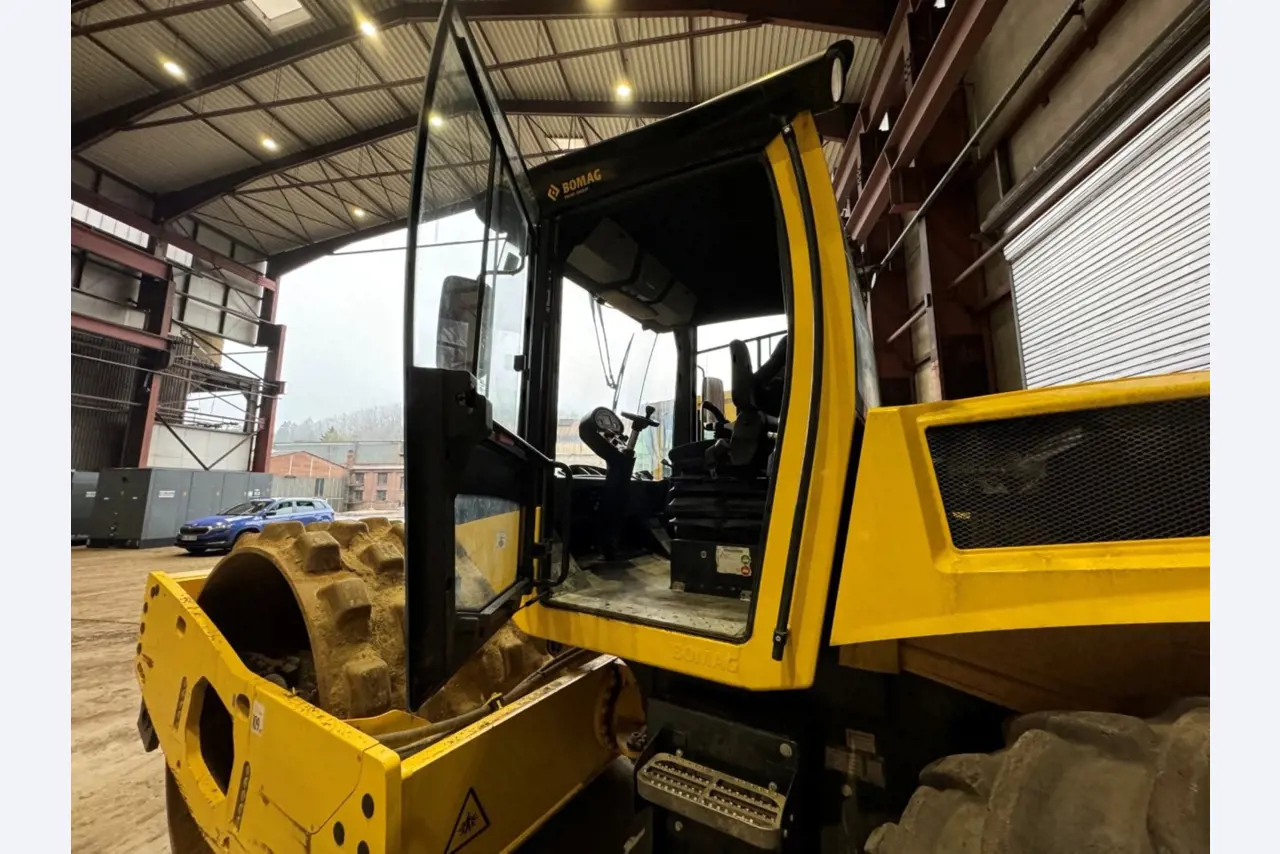 Construction machinery-14