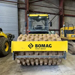 Rouleau compresseur (Single Drum Roller) Bomag BW 213 PDH-5 Plattenvorrichtung