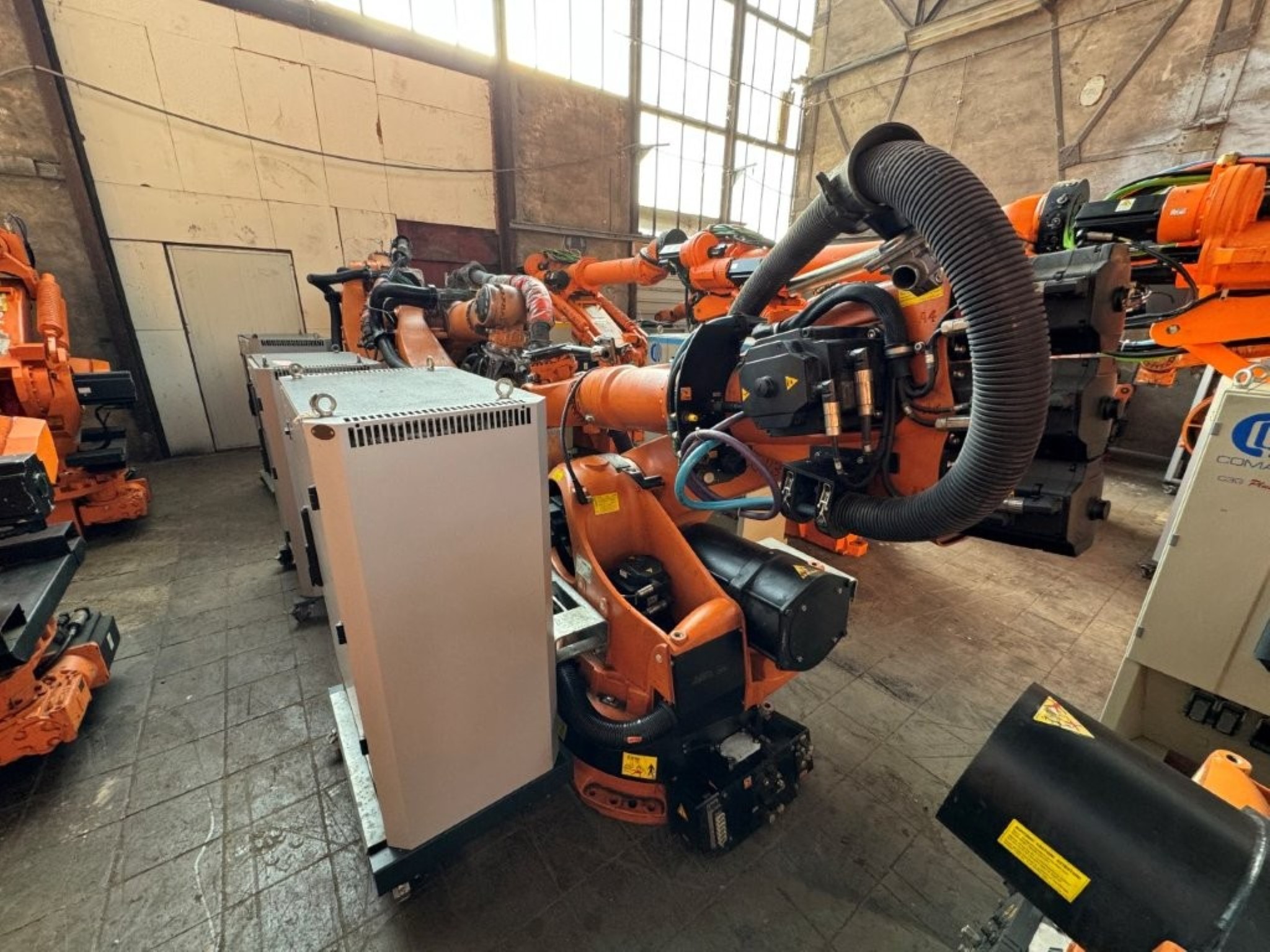 Roboty, maszyny przemysłowe i towary od Vulcast/Foundry-11