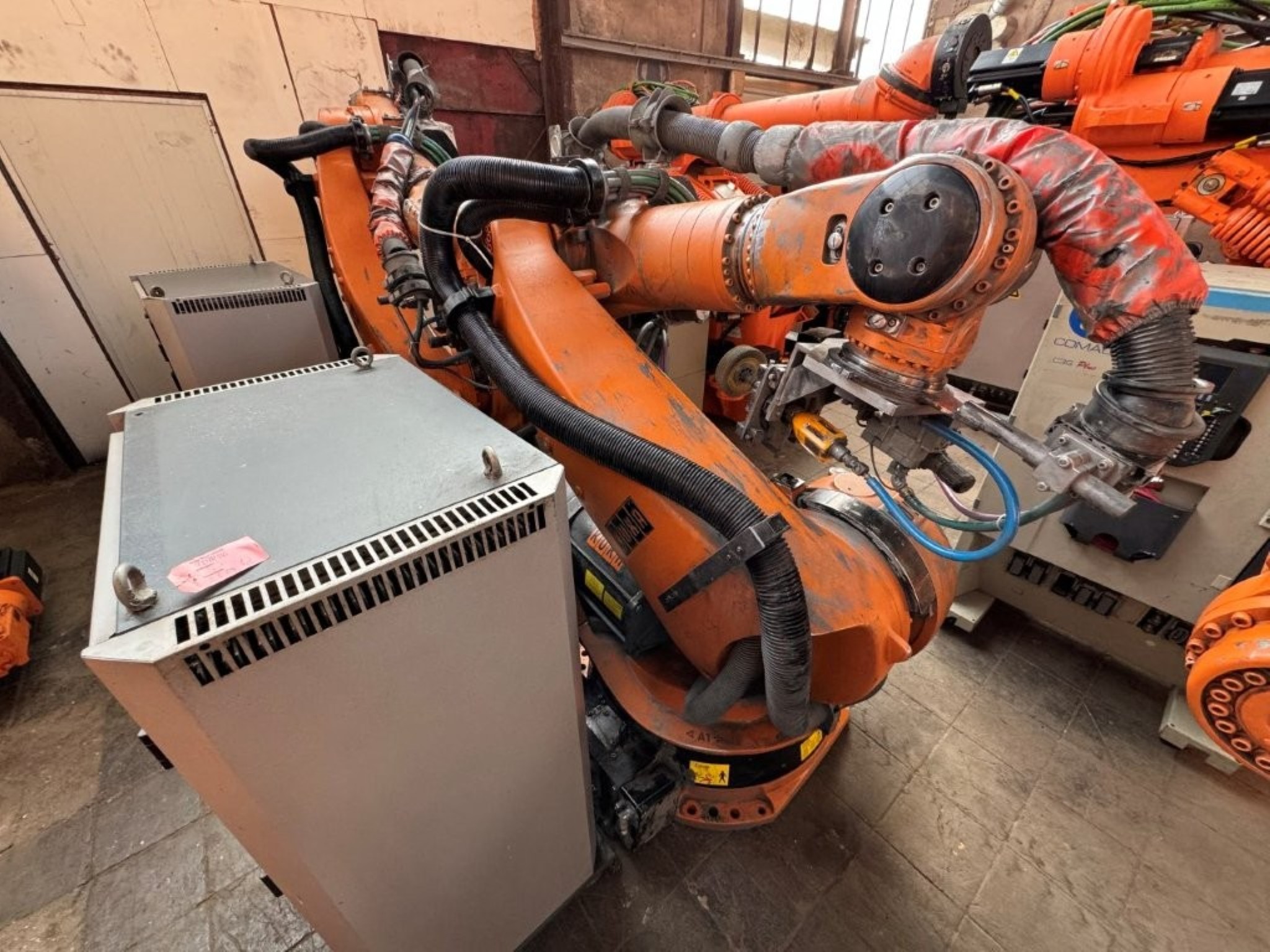 Roboty, maszyny przemysłowe i towary od Vulcast/Foundry-12