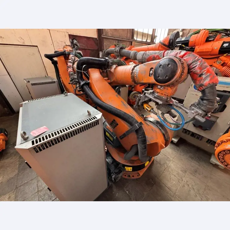 Robots, máquinas industriales y mercancías de Vulcast/Foundry-12