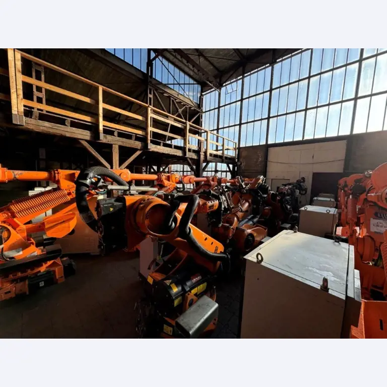 Robots, máquinas industriales y mercancías de Vulcast/Foundry-1