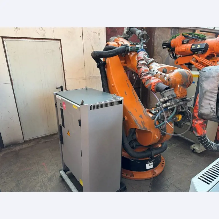 Robots, máquinas industriales y mercancías de Vulcast/Foundry-4