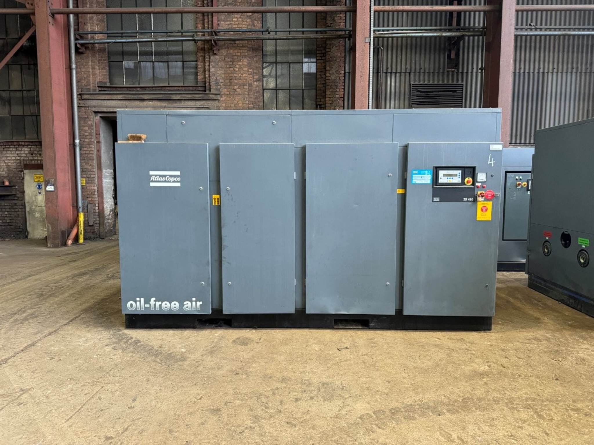 Roboty, maszyny przemysłowe i towary od Vulcast/Foundry-3