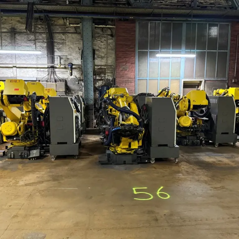 1 Posten Robots industriels (8 pièces) FANUC ROBOT S-430i W