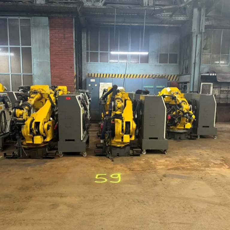 1 Posten Robots industriels (8 pièces) FANUC ROBOT S-430i W