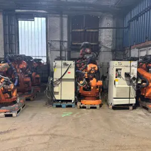 1 Posten Industrial robots (9 pieces) ABB