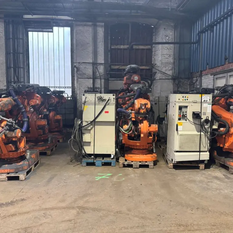 1 Posten Robots industriels (9 pièces) ABB