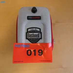 Laserové zařízení pro měření vzdálenosti na golfových hřištích Bushnell Pro X2