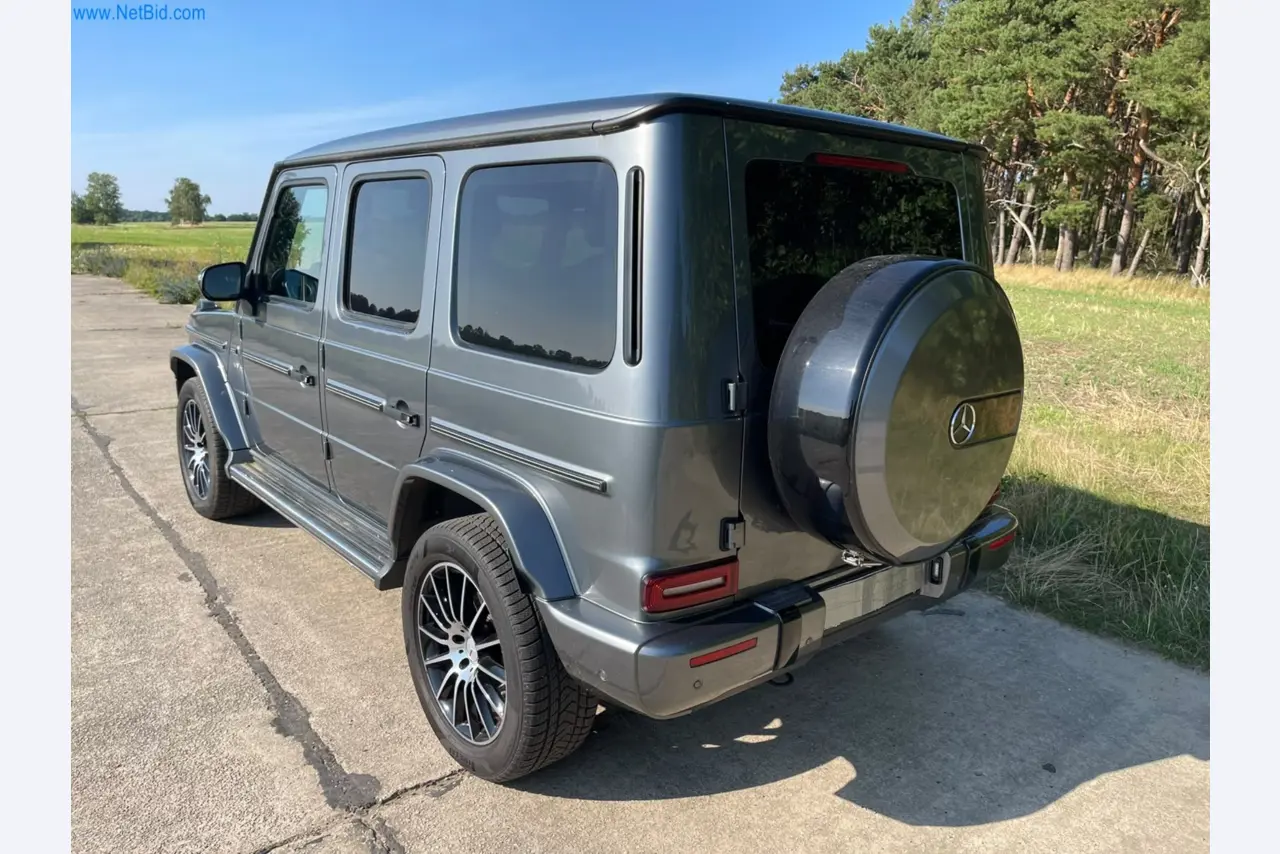 3 Well-maintained vehicles and business equipment-3